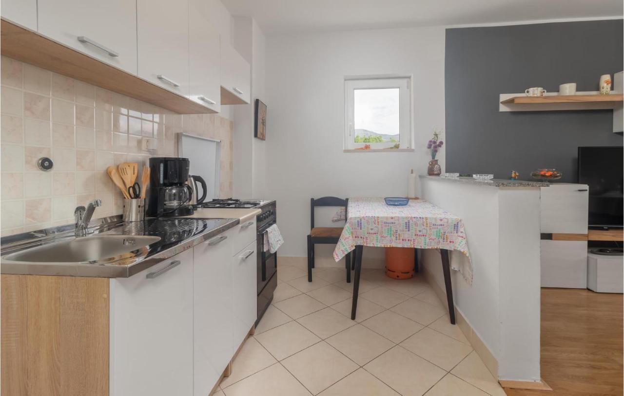 2 Bedroom Stunning Apartment In Novi Vinodolski Exterior photo